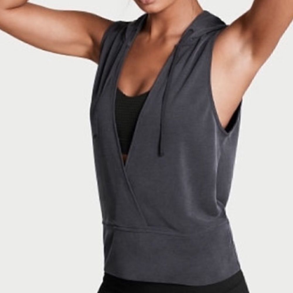 VS Sport Crossover Sleeveless Hoodie